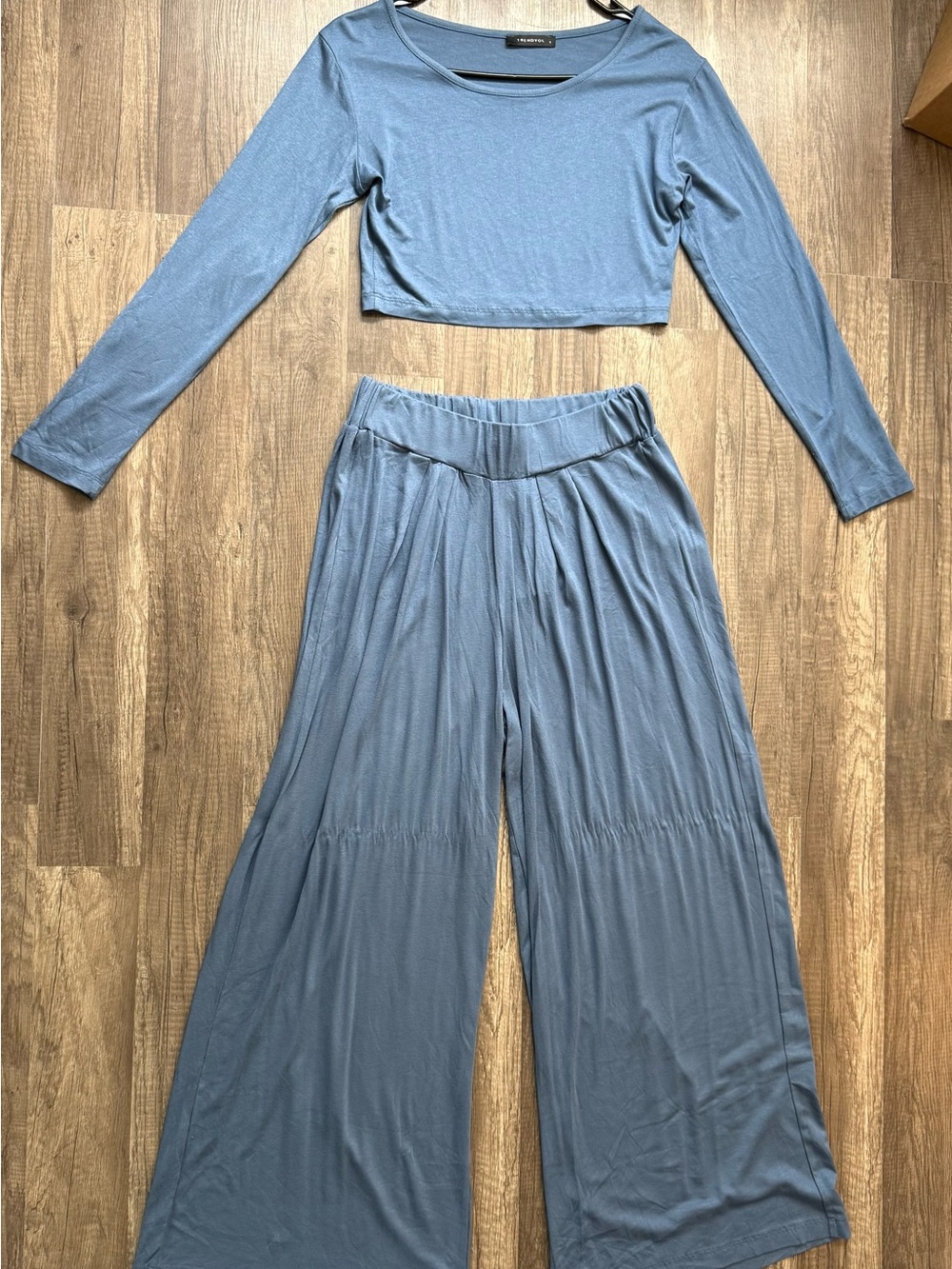 Woman Blue Two-Piece Wide Leg Pants & Crop Top Set – Size S – New With Tag